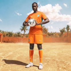 Męskie szorty reprezentacji Wybrzeża Kości Słoniowej PUMA. Brązowe krótkie spodenki sportowe męskie Puma, m, bez wzorów, do piłki nożnej. Za 199.00 zł.