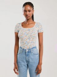 Koszulka damska slim z motywem kwiatowym Lamera 000. T-shirty damskie Big Star, l, bez wzorów, z jeansu, eleganckie, bez kołnierzyka. W wyprzedaży za 59.99 zł.