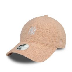 Czapka z daszkiem damska New Era Borg 9FORTY New York Yankees. Czerwone czapki i kapelusze damskie New Era, bez wzorów. Za 139.99 zł.