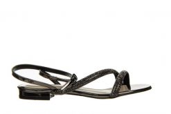Sandały Bayla-187 1719 Platinum 187111, Czarny, Skóra ekologiczna - 41. Czarne sandały damskie Bayla, bez wzorów, z lakierowanej skóry, bez obcasa, na obcasie, bez zapięcia. W wyprzedaży za 179.10 zł.