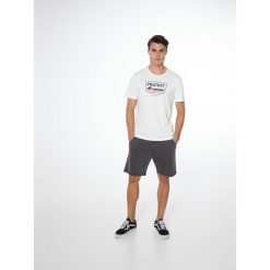 Koszulka męska Protest PRTCAARLO t-shirt. Białe t-shirty męskie Protest, m, bez wzorów, bez kołnierzyka. W wyprzedaży za 65.99 zł.