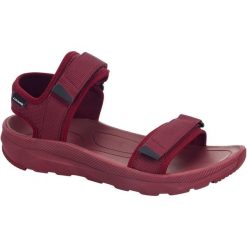 Sandały damskie Lizard Trek. Czerwone obuwie sportowe damskie Lizard, bez wzorów, bez obcasa, bez zapięcia. Za 399.99 zł.