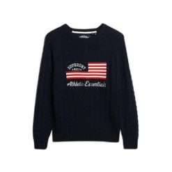Sweter damski z warkoczowym splotem Superdry Flag. Niebieskie swetry damskie Superdry., na zimę, bez wzorów, ze splotem, eleganckie, bez kołnierzyka, bez ramiączek, bez kaptura. Za 385.10 zł.