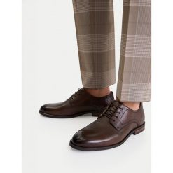 Półbuty Lasocki. Brązowe eleganckie półbuty Lasocki, wizytowe, bez zapięcia. Za 279.99 zł.