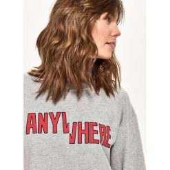 Bluza z nadrukiem - Jasny szar. Bluzy damskie marki Sinsay. W wyprzedaży za 24.99 zł.