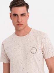 Męski bawełniany t-shirt z nadrukiem i okrągłym dekoltem – beżowy V2 OM-TSFP-0186 - XXL. Brązowe t-shirty męskie Ombre Clothing, na lato, l, bez wzorów, z bawełny, eleganckie, bez kołnierzyka. W wyprzedaży za 39.99 zł.
