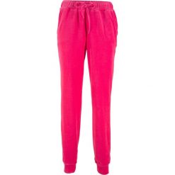 Spodnie dresowe z dzianiny welurowej nicki bonprix różowy hibiskus. Czerwone spodnie dresowe damskie bonprix, z dresówki. Za 89.99 zł.