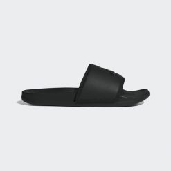 Klapki Adilette Komfort. Czarne skarpety damskie Adidas, bez wzorów. W wyprzedaży za 149.25 zł.