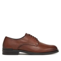 Półbuty Tommy Hilfiger. Brązowe eleganckie półbuty Tommy Hilfiger, wizytowe, bez zapięcia. Za 419.99 zł.