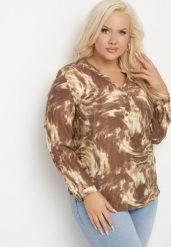 Brązowa Koszula z Wiskozą w Abstrakcyjny Print z Podpinanymi Rękawami Asapis. Brązowe bluzki damskie Born2be, plus size, bez wzorów, z jeansu, eleganckie, bez kołnierzyka, plus size, bez ramiączek. Za 69.99 zł.