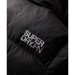 Damska kurtka puchowa Superdry 5 Baffle. Czarne kurtki damskie Superdry., bez wzorów, z puchu, bez kaptura. W wyprzedaży za 482.00 zł.