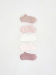 Krótkie skarpetki z bawełną 5 pack - pastelowy róż. Czerwone skarpety damskie Reserved, bez wzorów, z bawełny. Za 49.99 zł.