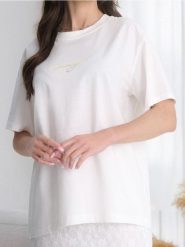 Koszulka z owocowym nadrukiem na plecach - kremowy. Białe t-shirty damskie Sinsay, l, bez wzorów, bez kołnierzyka. W wyprzedaży za 9.99 zł.