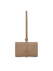 Calvin Klein Portfel Emblem Hw Pebble Wallet On Strap LV04F1130G Beżowy. Brązowe portfele damskie Calvin Klein, bez wzorów, ze skóry. Za 289.99 zł.