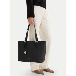 Torebka MEXX. Czarne torebki do ręki damskie Mexx, bez wzorów, bez dodatków. Za 159.99 zł.