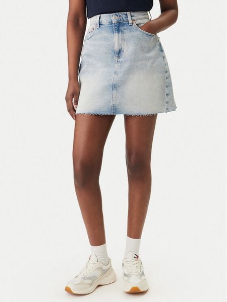 Tommy Jeans Spódnica jeansowa DW0DW22716 Błękitny Mom Fit. Niebieskie spódnice damskie Tommy Jeans, xxs, bez wzorów, z bawełny. Za 220.99 zł.