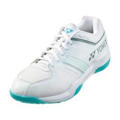 Damskie buty do badmintona Yonex PC-strider Flow. Białe obuwie sportowe damskie YONEX, bez wzorów, z materiału. Za 312.50 zł.