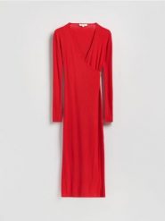 Prążkowana sukienka z wiązaniem - czerwony. Czerwone sukienki damskie Reserved, l, bez wzorów, z dzianiny, bez kołnierzyka, bez ramiączek, dopasowane. Za 179.99 zł.