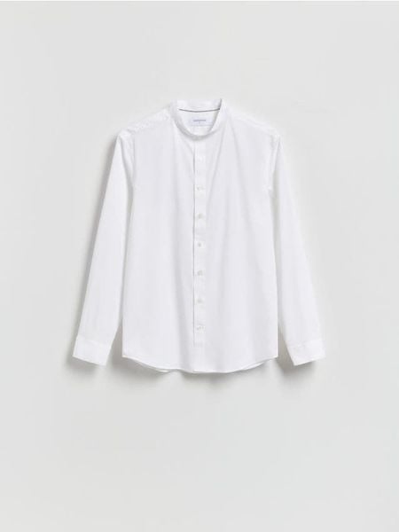 Koszula slim fit ze stójką - biały. Białe koszule męskie Reserved, l, bez wzorów, z tkaniny, bez kołnierzyka, bez ramiączek. Za 129.99 zł.