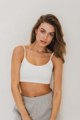 STANIK LEO BIAŁY L - Flawless. Białe t-shirty damskie Flawless, l, bez wzorów, z bawełny, klasyczne, bez kołnierzyka. Za 147.00 zł.