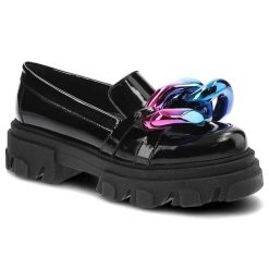 Półbuty damskie Carinii, na grubej podeszwie z ozdobnym detalem, czarne, B7937_-037-000-000-E33. Czarne półbuty damskie Carinii, bez wzorów, ze skóry, klasyczne, bez obcasa, bez zapięcia. Za 359.00 zł.