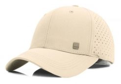 Lekka i Przewiewna Czapka z Daszkiem i Siatką - Pako Jeans - Beżowa. Brązowe czapki i kapelusze męskie Pako Jeans, bez wzorów, z bawełny. Za 49.99 zł.