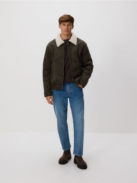 Kurtka sherpa z kołnierzem - ciemnozielony. Zielone kurtki męskie Reserved, l, bez wzorów, z dzianiny, bez kaptura. Za 279.99 zł.