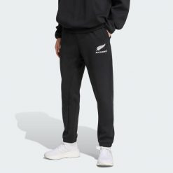 Spodnie reprezentacyjne All Blacks. Czarne spodnie sportowe męskie Adidas, l, bez wzorów, do piłki nożnej. Za 259.00 zł.