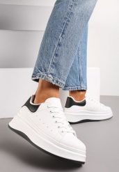 Biało-Czarne Sneakersy na Grubej Podeszwie z Perforacją i Ozdobą Gumowym Misiem Aireth. Białe obuwie sportowe damskie Renee, z aplikacjami, z gumy. Za 99.99 zł.