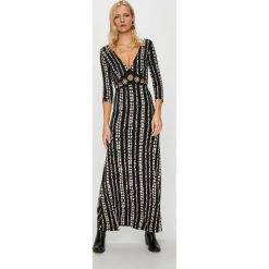 Desigual - Sukienka. Szare sukienki damskie Desigual, z haftami, z dzianiny, casualowe. Za 499.90 zł.