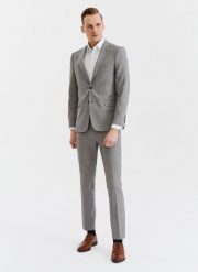 PAKO LORENTE – Męskie spodnie garniturowe w kratę w brązowych tonach. Brązowe eleganckie spodnie męskie Pako Lorente, m, bez wzorów, z elastanu. Za 399.99 zł.