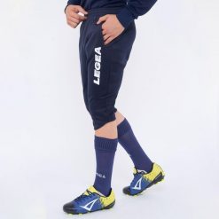 Mężczyzna Bieganie Spodnie 3/4 Kluczowe Cechy Duże Logo Model. Niebieskie spodnie sportowe męskie Legea, m, bez wzorów, z bawełny, do biegania. Za 88.00 zł.