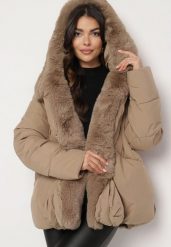 Beżowa Pikowana Kurtka o Pudełkowym Kroju z Kapturem z Odpinanym Futrem Mesini. Brązowe kurtki damskie Born2be, l, bez wzorów, z jeansu, z kapturem. Za 259.99 zł.