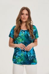 Bluzka z roślinnym wzorem niebieska. Niebieskie bluzki damskie MOODO, bez wzorów, z elastanu, bez kołnierzyka, bez ramiączek. Za 49.99 zł.