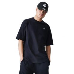 Oversized T-shirt New Era Essentials. Czarne t-shirty męskie New Era, m, bez wzorów, z bawełny, bez kołnierzyka. Za 219.50 zł.