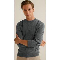 Mango Man - Sweter Willy. Szare swetry przez głowę męskie Mango Man, z dzianiny, z okrągłym kołnierzem. Za 199.90 zł.