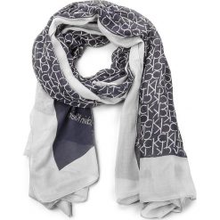 Szal CALVIN KLEIN - Ck Allover Scarf K60K604136 430. Szaliki męskie marki Calvin Klein. Za 179.00 zł.