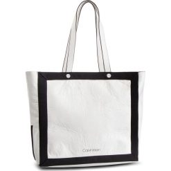 Torebka CALVIN KLEIN - Outline Ew Shopper K60K604815 102. Białe torebki shopper damskie Calvin Klein, z materiału. Za 599.00 zł.