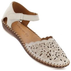 Skórzane sandały damskie beżowe T.Sokolski L5205. Brązowe sandały damskie T.Sokolski, bez wzorów, ze skóry, bez obcasa, bez zapięcia. Za 249.99 zł.