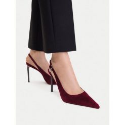 Szpilki Nine West. Czerwone szpilki damskie Nine West, bez wzorów, bez obcasa, bez zapięcia. Za 279.99 zł.