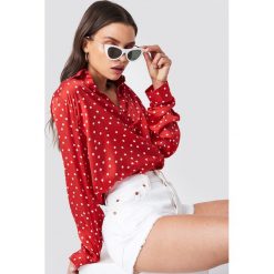 NA-KD Satynowa koszula z długim rękawem - Red. Czerwone koszule damskie NA-KD Classic, z satyny, z długim rękawem. Za 133.95 zł.