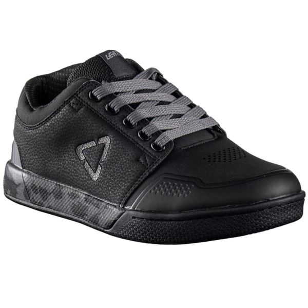 Buty rowerowe MTB Enduro męskie Leatt 3.0 Flat V22 Black. Czarne buty sportowe męskie LEATT, bez zapięcia, rowerowe. W wyprzedaży za 506.95 zł.