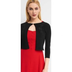 Krótki sweter z haftem. Kardigany damskie marki Orsay. Za 99.99 zł.