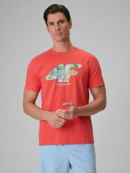 4F T-shirt regular z nadrukiem męski - koralowy S. Czerwone t-shirty męskie 4f, na lato, m, bez wzorów, z bawełny, klasyczne, bez kołnierzyka. Za 69.99 zł.