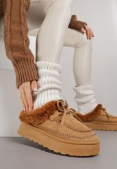 Brązowe Wsuwane Śniegowce w Rustykalnym Stylu z Kokardą i Futrem Tusora. Brązowe śniegowce i trapery damskie Born2be. Za 99.99 zł.