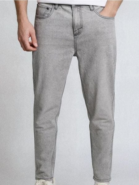 Jeansy carrot z efektem sprania - szary. Szare jeansy męskie Sinsay. Za 35.99 zł.