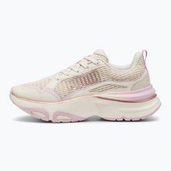 Buty do biegania damskie PUMA Softride Divine Metal. Białe obuwie sportowe damskie Puma, bez wzorów, do biegania. Za 249.99 zł.