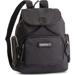 Plecak TOMMY HILFIGER - Varsity Nylon Backpack AW0AW06122 002. Plecaki damskie marki Tommy Hilfiger. Za 549.00 zł.