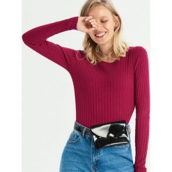 Dopasowany sweter w prążki - Fioletowy. Swetry damskie marki Calvin Klein Jeans. Za 39.99 zł.