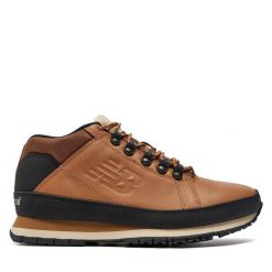 Trzewiki New Balance. Brązowe botki męskie New Balance, bez wzorów, bez zapięcia. Za 399.99 zł.